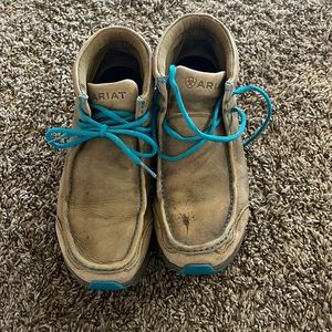 Men’s Ariat lace up work shoes